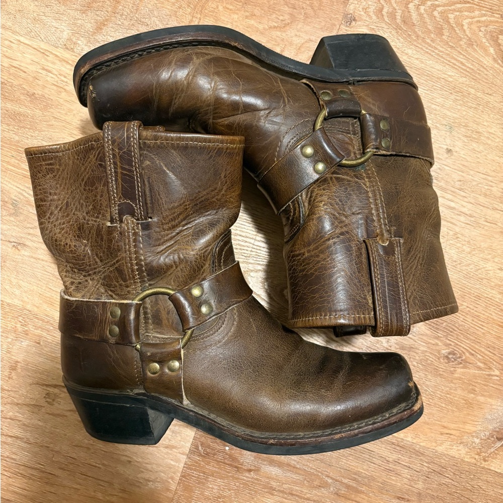 Frye Harness R8 Leather Boots